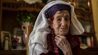 Les Alg&eacute;riennes d'Aur&egrave;s et leurs tatouages