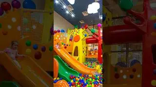 Проект детской игровой комнаты / Designing the Ultimate Children's Playroom for a Shopping Center