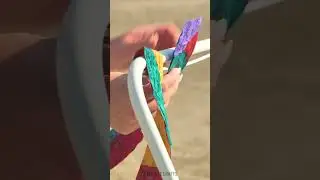 She made beach chair from plastic bags🪑