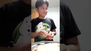 Making homemade pizza p.1