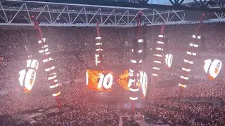 Ed Sheeran - Castle On The Hill (Düsseldorf, Merkur Spiel-Arena) The beginning of the show