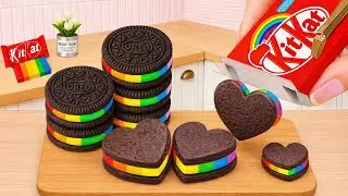 Рецепт радужного торта в форме сердца из OREO и KITKAT 💙 Миниатюрный радужный шоколадный торт | W...