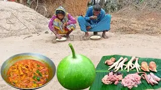 village cooking CHICKEN SPARE PARTS with GOURD curry recipe by mother & father || poor cooking