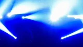 🎮 4K Stage Lights Loop | Hypnotic Blue Beams in Motion (No Audio)