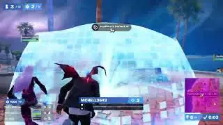 Another team emotes while I win 1v2