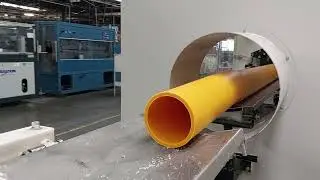 Une ligne d'extrusion en pleine action