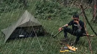 SOLO CAMPING IN HEAVY RAIN WITH THUNDERSTORM &bull; MAKE A SIMPLE CHAIR &bull; BUSHCRAFT TRIP &bull; ASMR