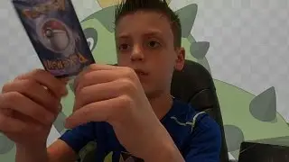Ryan Pok&eacute;mon Elite Trainer Shining Fate Box Opening