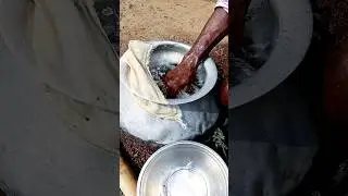 Splashing, the Oldest Way to Keep Fish Fingerlings Alive #shorts