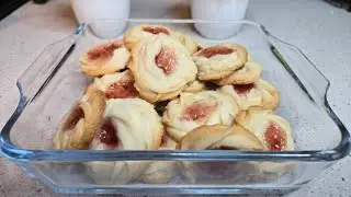बेकरी स्टाइल कुकीज़ 🍪Soft Butter Jam Cookies Perfect Jam Cookies #youtubevideo #trending 