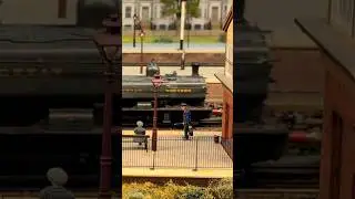 O Gauge Pannier Tank Takes the Goods Through the Station #modeltrains #railway #shorts