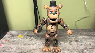 Фигурка Истерзанного Фредди из фильма Fnaf 2 от Jazwares.
