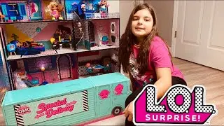 LOL DOLL HOUSE UNBOXED! OMG IT'S HUGE!!!! #LOLDOLLHOUSE #lolsurprisehouse #UNBOXING