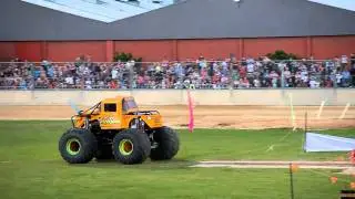 Monster truck backflip - EPIC FAIL!!!
