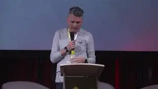 Game UX Summit '19 | Sven Charleer | Designing for audience: real-time esports dashboards
