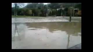 Conegliano, 11.11.2012 - Il fiume Monticano straripa in zona Coln&ugrave; (piscine)