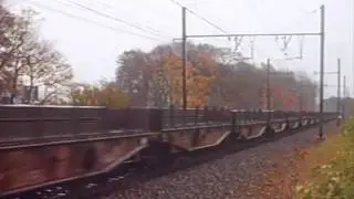 2823 met staaltrein