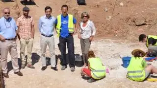 Excavando en el yacimiento achelense de Los Ahijones (Vic&aacute;lvaro, Madrid)