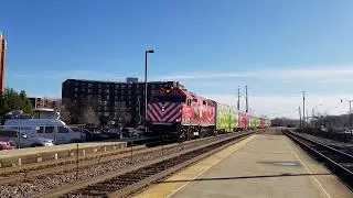 2018 Operation North Pole Metra set rolling into Des Plaines