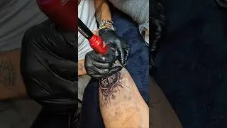 Безмолвный компас судьбы #ГеометрическаяТатуировка #ТатуировкаКомпас #ТемнаяТатуировка #Татуировк...