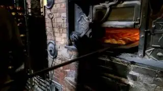 Sortie des viennoiseries du four à bois 1765 du Pétrin Moissagais cours de la Martinique Bordeaux Ch
