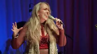 &Aacute;guas de Mar&ccedil;o - Allison Adams Tucker WANDERlust