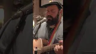 Can you feel the humming? #livemusic #jesusgonzalez #sandiegomusiclessons