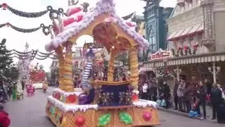 Disneyland Paris - Main Street - 'Disney's Christmas Parade' (02/12/15) ! [HD]