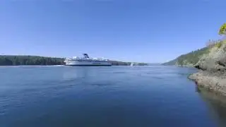 BC Ferries crossing in Active Pass  VR180