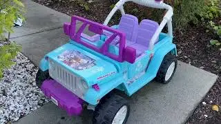 Power Wheels Disney Frozen Jeep Wrangler Ride On Battery Powered Vehicle  Review