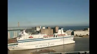 Ships in the City Harbour Helsinki - Sataman laivat liikenteessä