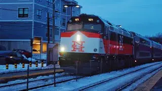 The MBTA&rsquo;s brand new heritage unit! MBTX 1071 in a New Haven paint scheme! | Tracking info In Desc
