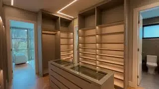 Casa com 5 dormitórios à venda no Alto de Pinheiros em São Paulo.