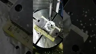 5-осевой обрабатывающий центр с ЧПУ