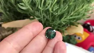 Экзотические редкие крупные зеленые сапфиры