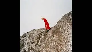 Cate Le Bon - Here It Comes Again (Official Audio)