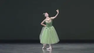 George Balanchine's Emeralds - Variation ft. Elizabeth Murphy (Pacific Northwest Ballet)