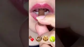 This Chocolate Bar Has a Secret Inside!🍫😋