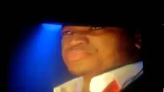 Neyo Crying On Stage During Concert