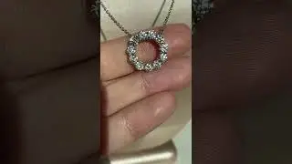 2ct F-G/VS2 diamond circle pendant.