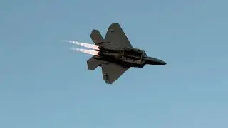 U.S. Air Force F-35A Lightning II & F-22 Raptor Twilight Demo | EAA AirVenture Oshkosh 2024