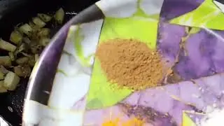 বেগুন দিয়ে সর্ষে সাকের এক অন্যতম সুস্বাদু ভাজি.....😋😋