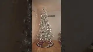 Oh, Christmas tree! #christmas #spinning #tree #ornaments