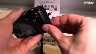 Panasonic DMC ZS30 hands on  20x superzoom camera with WiFi and NFC