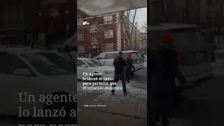 Un Agente del ICE Ataca a un Hombre que Grab&oacute; un Operativo en Minneapolis