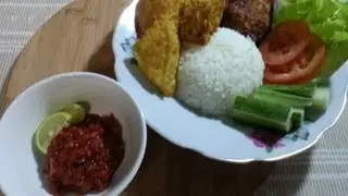 AYAM PENYET