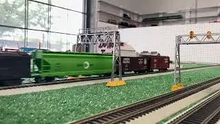 Model trains running at Midsouth Hobbies and Games (Memphis, TN)