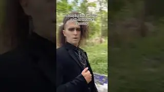 Два гота на кладбище 💀 #гот #альтернатива #лондон