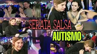 Autismo. Ecco com' è andata la serata in mezzo alla folla nel locale di salsa.