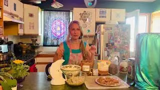 Vegan, raw, chocolate chip cookies in 2 minutes! 🌈✨❤️🌻